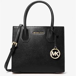 NEW MICHEAL KORS Mercer Medium Pebbles Leather Crossbody Bag 