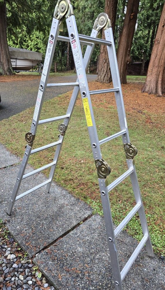 12ft Aluminum Versa Ladder