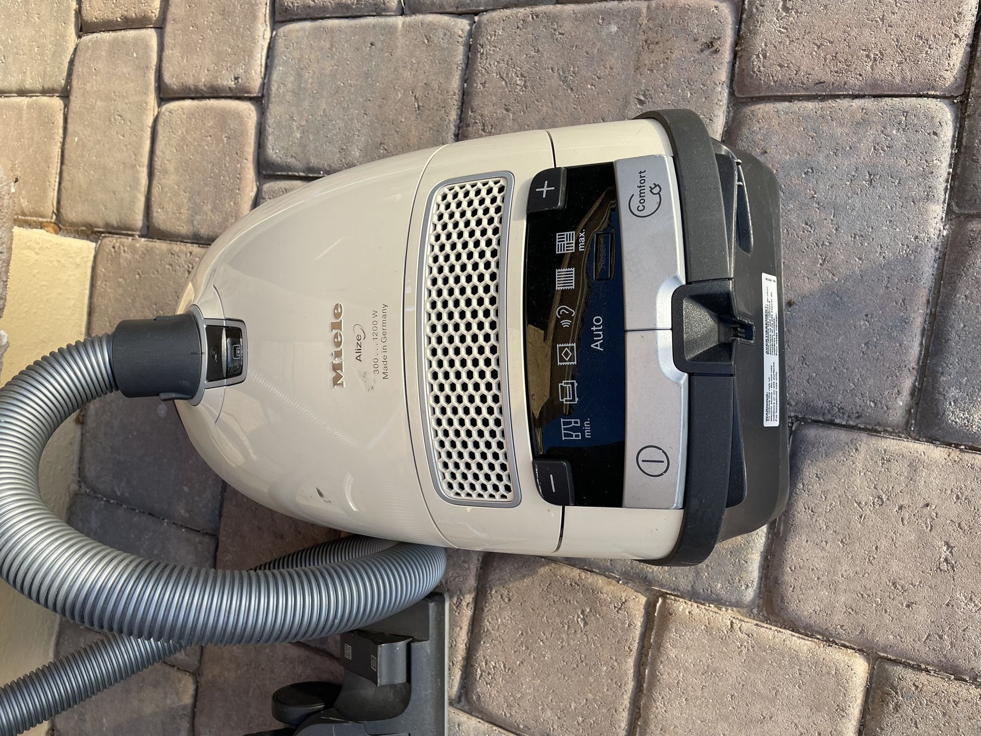 Highend Miele Vacuum (Model S8590) for Sale in Las Vegas, NV OfferUp