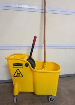 Rubbermaid industrial bucket and mop