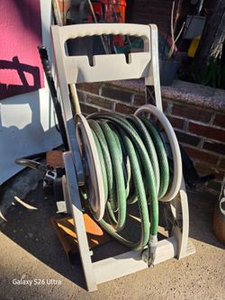 Suncast  175ft Hosemobile Hose Reel Cart with Rubber Hose