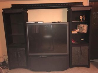 Entertainment center