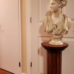 Roman Goddees Diana Bust Statue 