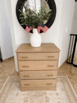 Beautiful Solid Wood 4 Drawer Dresser