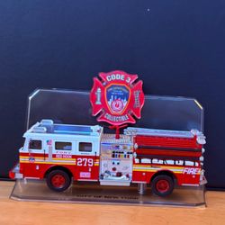 Code 3 FDNY Engine 279 "Red Hook" Seagrave Pumper (1/64)