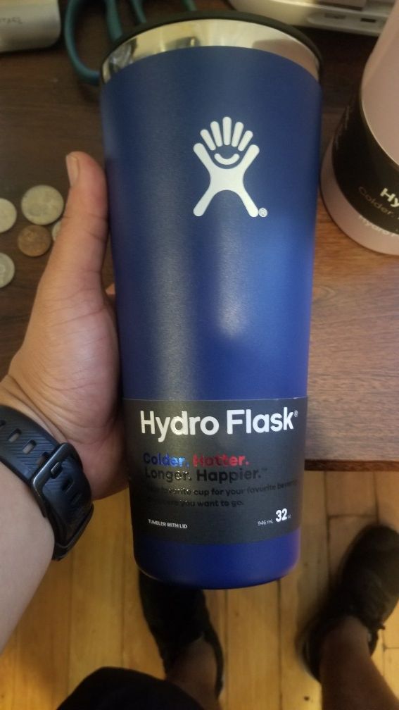 Hydro Flask 32 oz tumbler with lid brand new