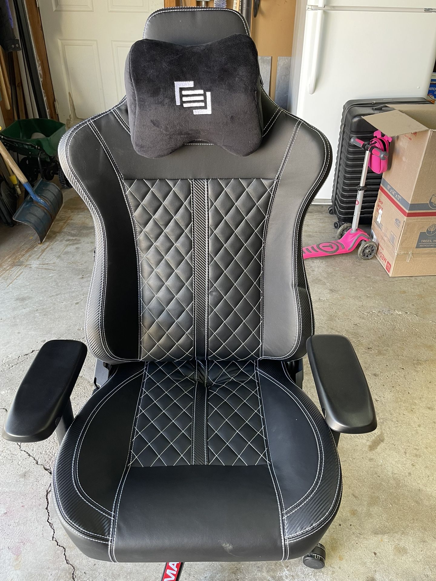 MAINGEAR FORMA GT Gaming Chair