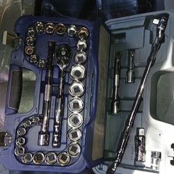 Bluepoint 1/2 Inch Set And Bluepoint  30pc 1/4 3/8 1/2 Set Barely Used 250 Or Best Offer