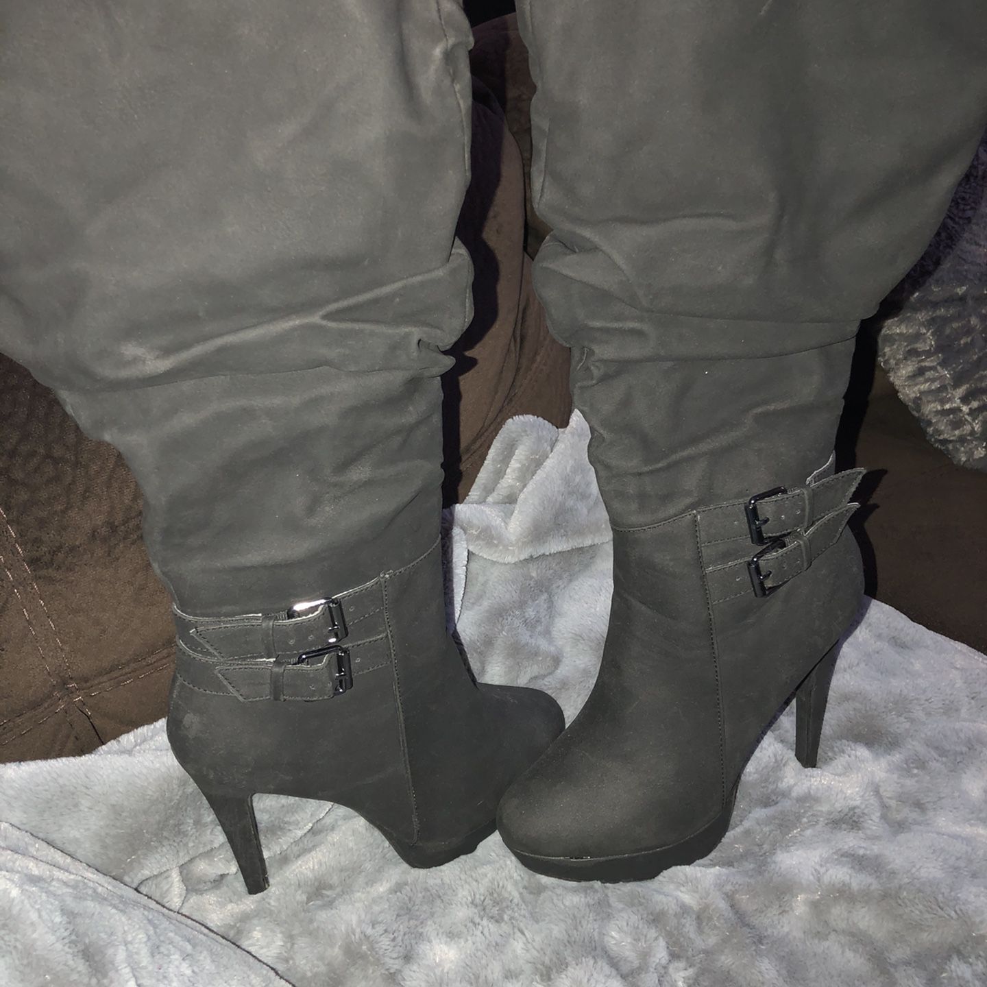 High heel boots Size 8