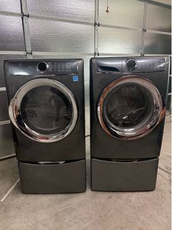 Electrolux Washer & Dryer w/Pedestal