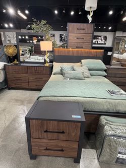 4PC Queen Bedroom Set