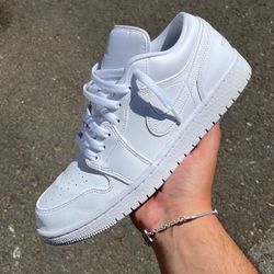 Jordan 1 Low triple White