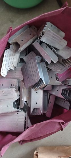 Simpson Strong-Tie Fence Bracket FBR24Z several hundred available
