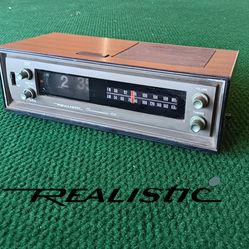 Vintage Realistic Chronomatic-106 Flip Clock AM FM Radio Model 12-1496 Nice!