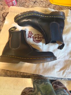Dr. Martens 2976 Vintage Made in England Chelsea Boots