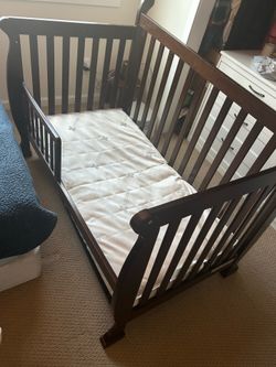 Toddler crib
