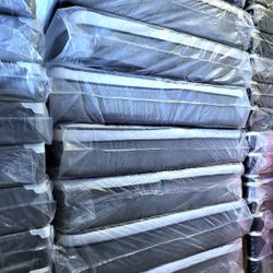 NEW QUEEN PILLOWTOP SET MATTRESS AND BOX SPRING ‐ 2PCS