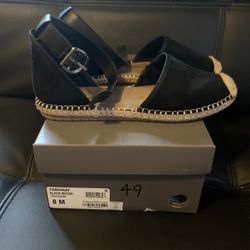 Black sandals Size 8