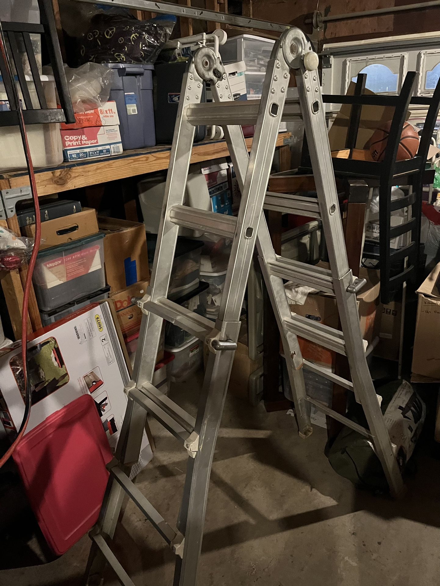 Ladder Adjustable