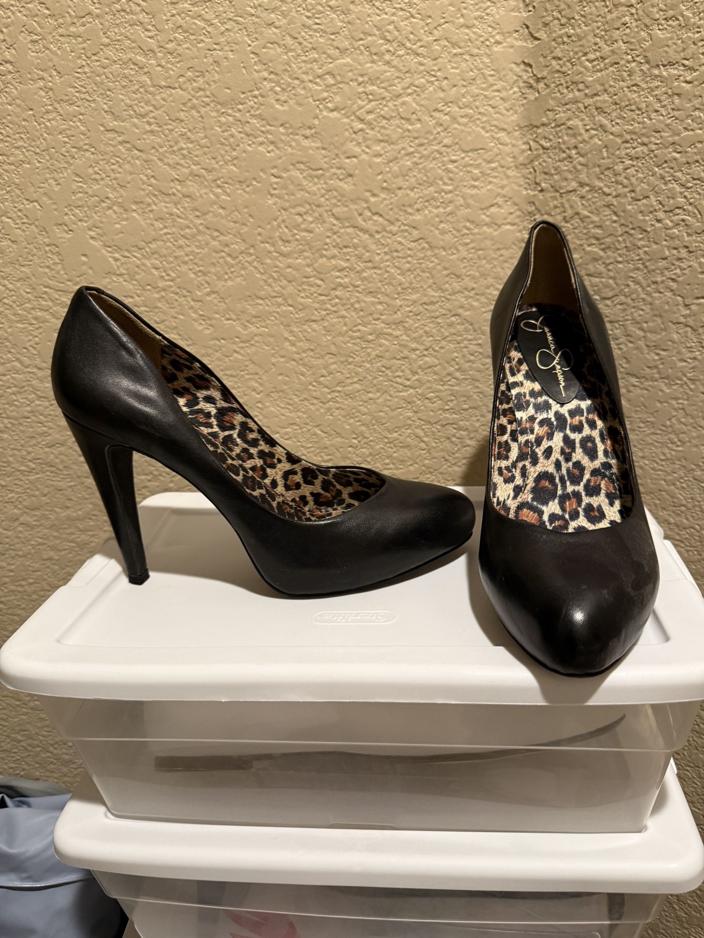 Jessica Simpson High Heels Size 8B Like New