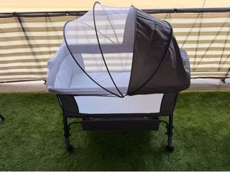 Bedside Bassinet with Storage & Wheels