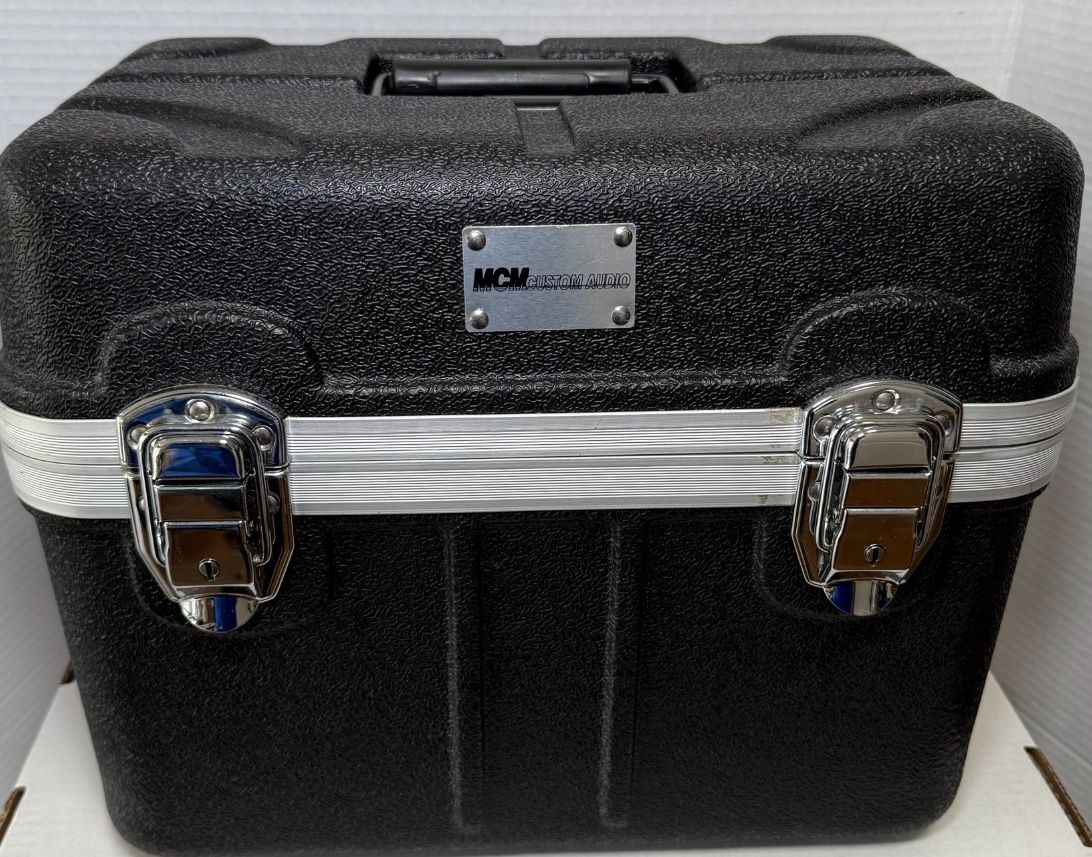 Microphone Hard Shell Case Excellent Condition