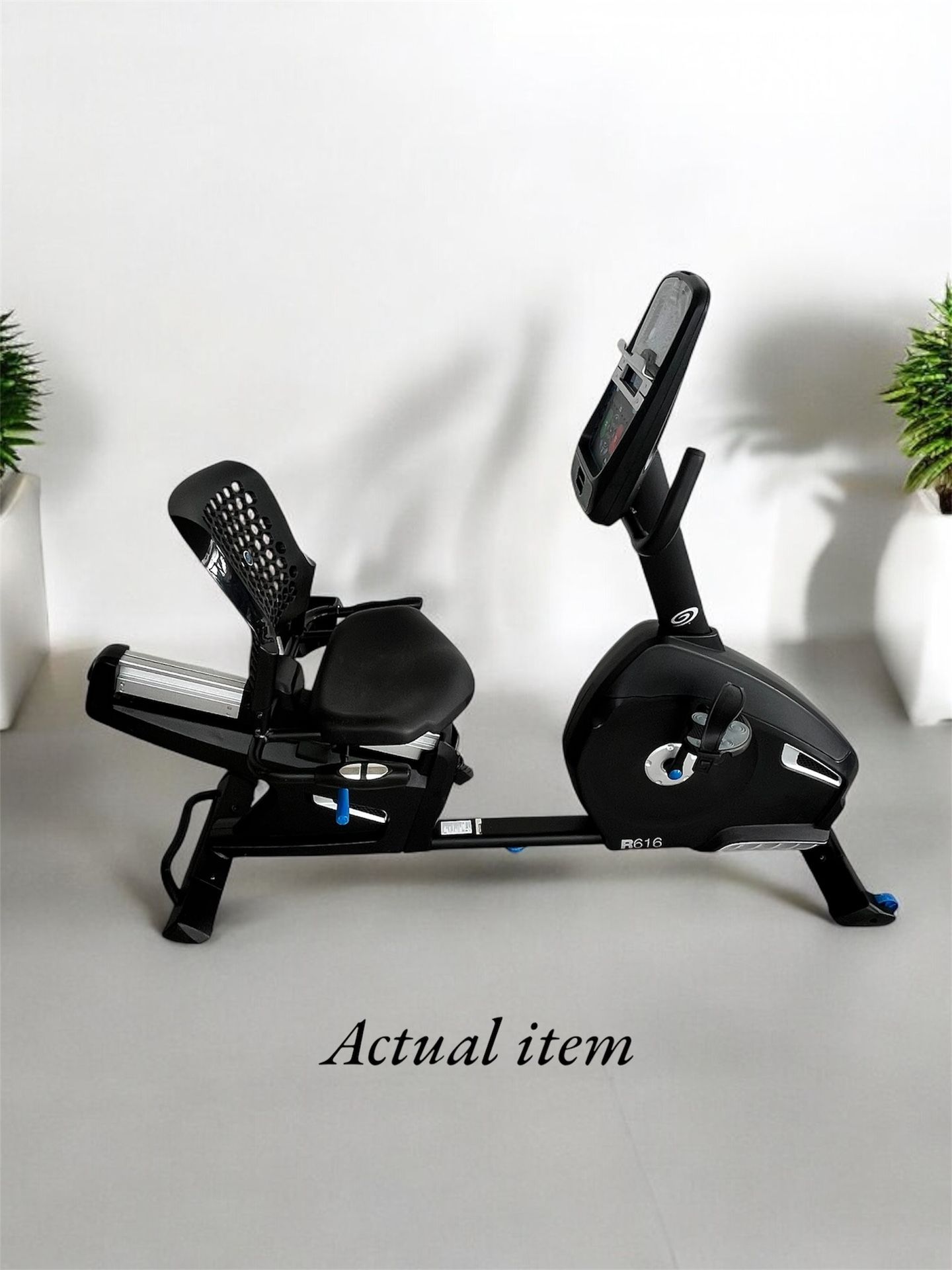 Practically New (4 months Old) Nautilus R616 Recumbent Bike $875/ Delivery and set up available