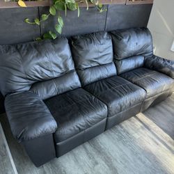 Free Reclining Couch 