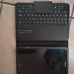 Table(With Keyboard)