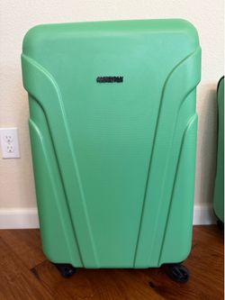 American tourister 24” luggage new