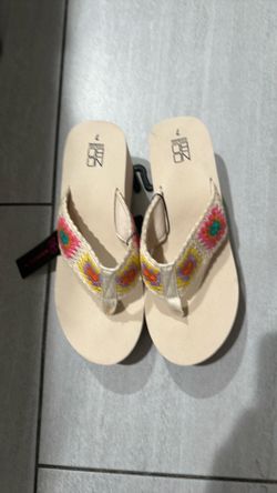 Women’s sandals size 7