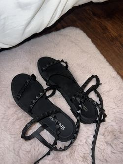 Steve Madden Like New Strappy Sandals 
