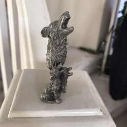 Vintage 3" Wolf Coyote and Baby Cubs Howling Pewter Figurine 1996