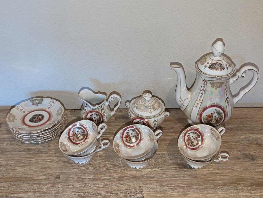 Coffee Set. Vintage 1950, 6 Persons 15 Items, Gorgeous Musium Like Condition. Made in Germany by ST.P - Sonneberg Thuringia Porcelain manufacturing.