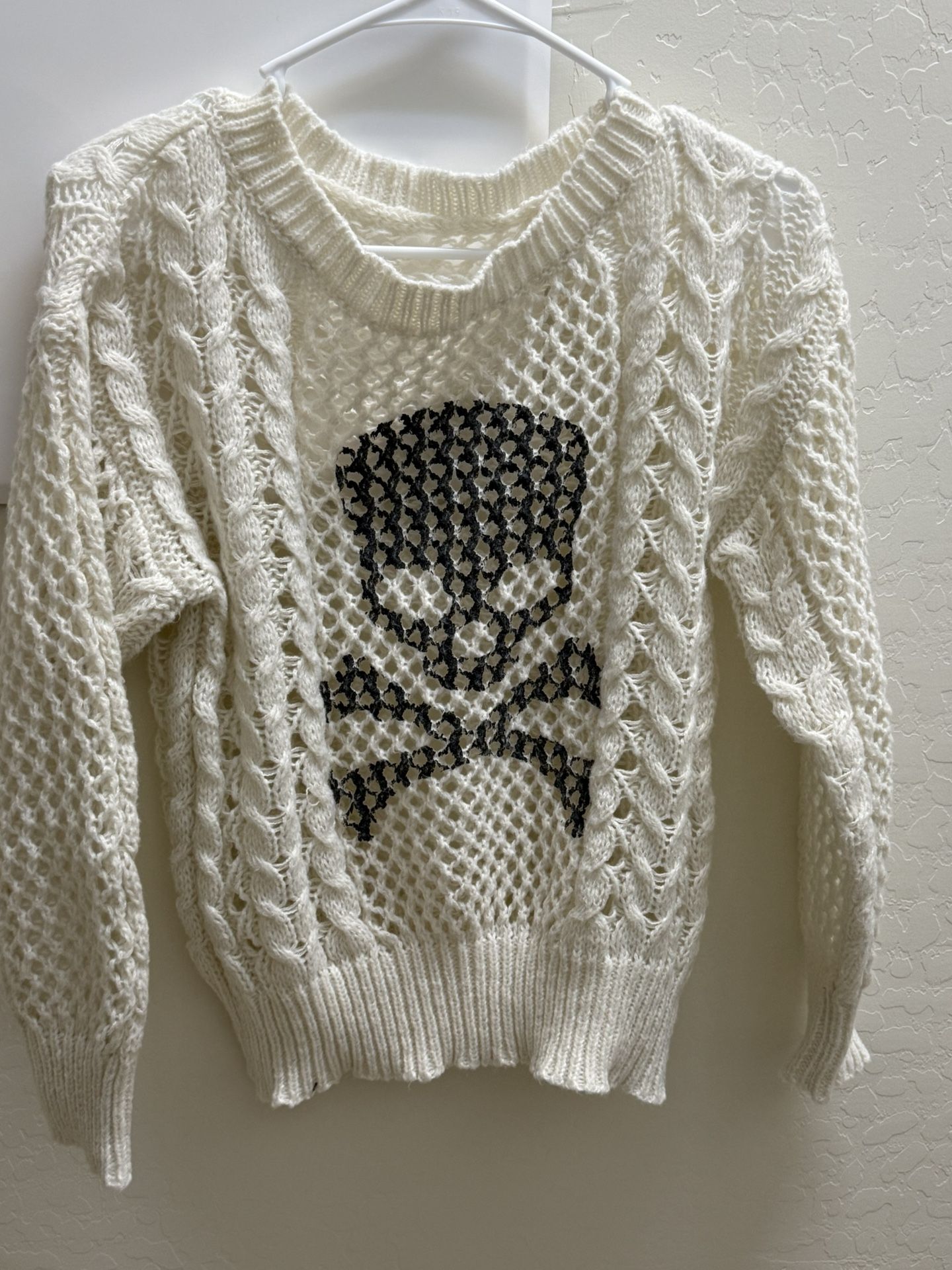 SHEIN Woman’s skull sweater SZ small