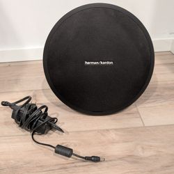 harman kardon Onyx Studio 1 Like New with Charger