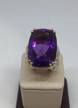 14 K Y Gold Amethyst 30 ct diamonds 0.96 CT’s unique Ring