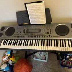 Casio WK-1630 keyboard