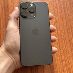 iPhone 15 Pro Max - 256GB (Unlocked) Black Titanium