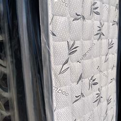 💤🛏️Mattress 12" Inches
🟨 All sizes🛏️💤
🔵Pillow top🛏️
⚪Same day delivery 🚚
🟢Queen sizes $199
🟡Full sizes $ 180
🟠Twin sizes $130
🟣cal King $