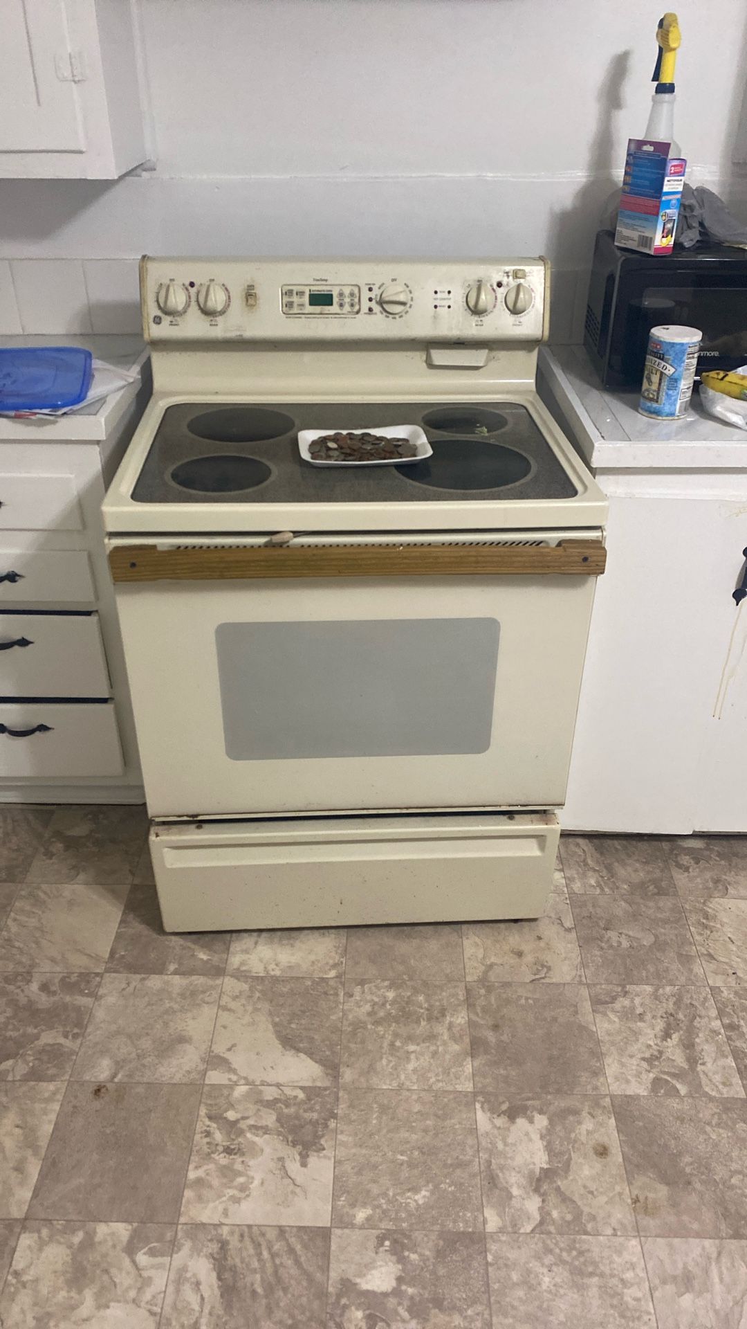 True, Temp Electric stove