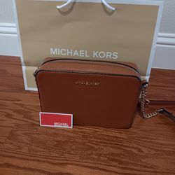 Michael Kors Women's Purse With Bag 