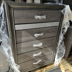 5 Drawer Chest with Hidden jewelry Storage