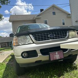 2004 Ford Explorer