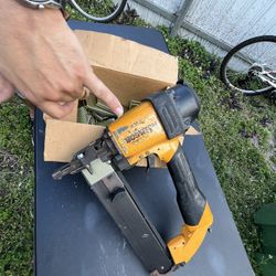 BOSTITCH stapler 