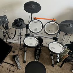 Roland V-Drums Set With Stand, Bluetooth