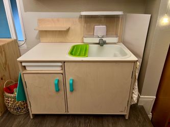 Lovevery functional play kitchen