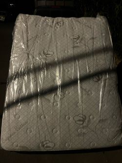 Queen Mattress Still in Plastic Wrap