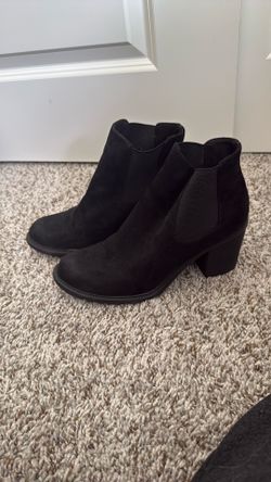 Women’s black booties