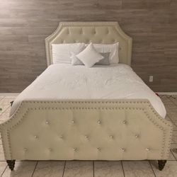 Beautiful Bed With Matress